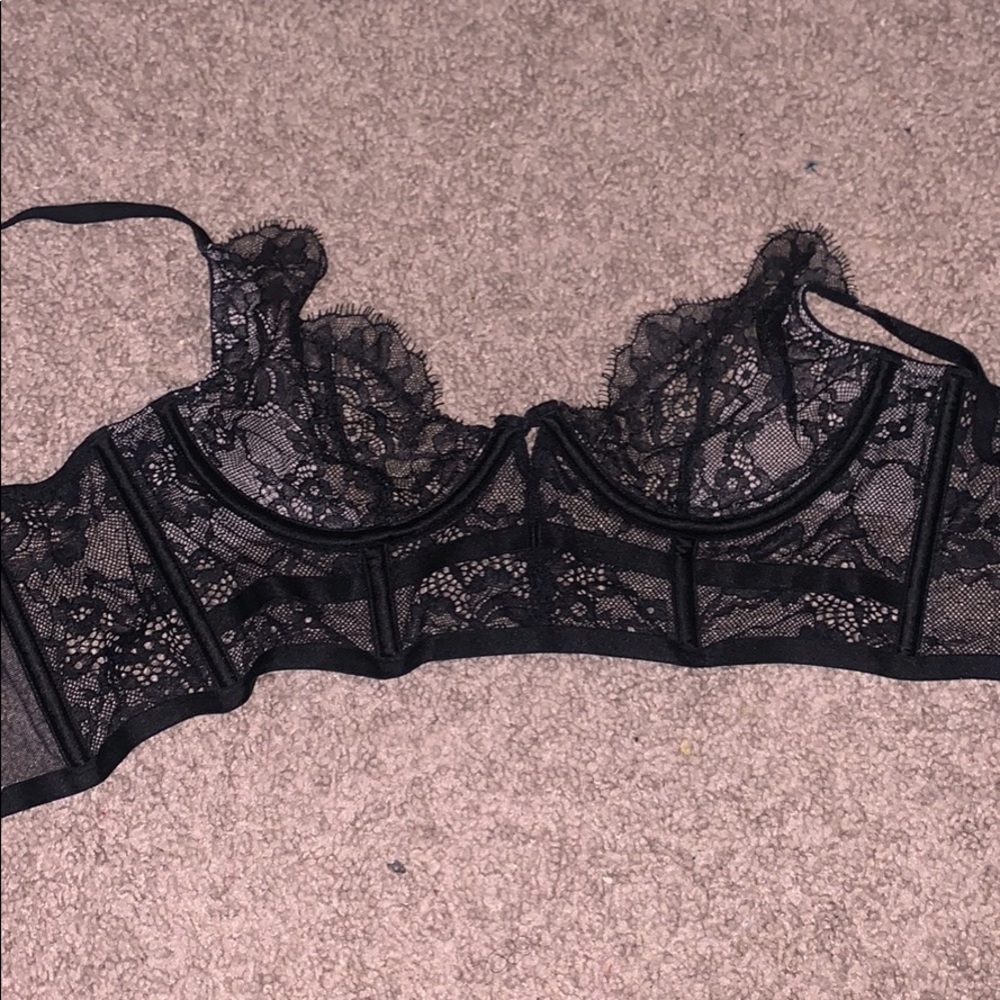 Victoria’s Secret Sexy underlined Demi bra 32c